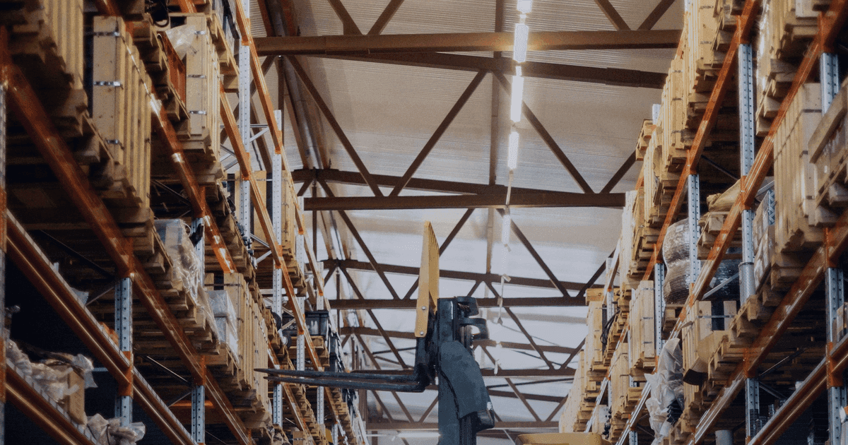 Cut warehouse costs and ship faster: The AI operations playbook