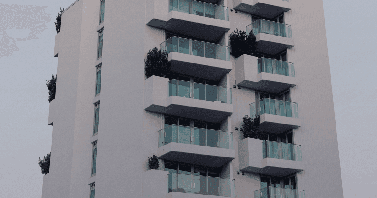 Salesforce vs custom CRM: How to know when to switch